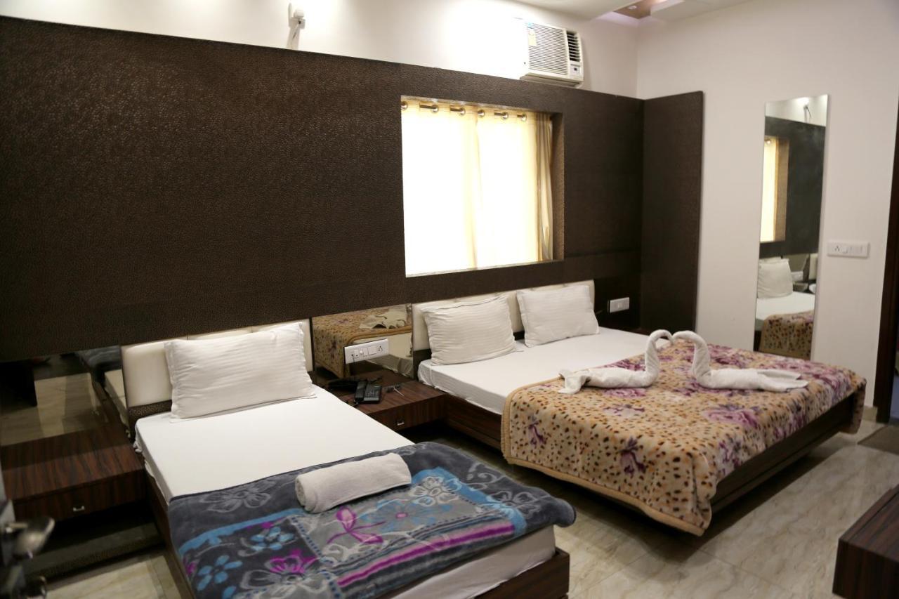 Shree Anand Dham Otel Vrindāvan Dış mekan fotoğraf